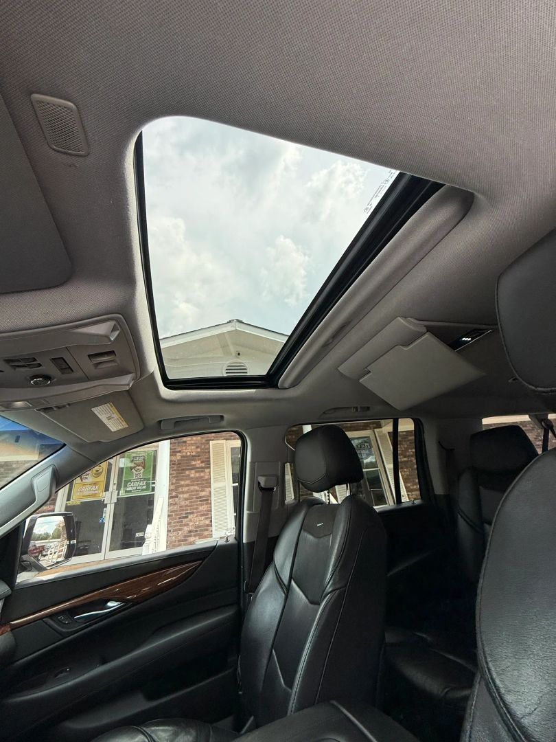 cadillac escalade esv 2017 1GYS3JKJ2HR246576 image cadillac escalade esv 2017 1GYS3JKJ2HR246576 image